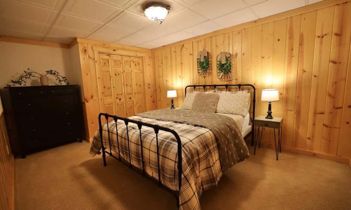 Photo of Bedroom in Arbor Vitae