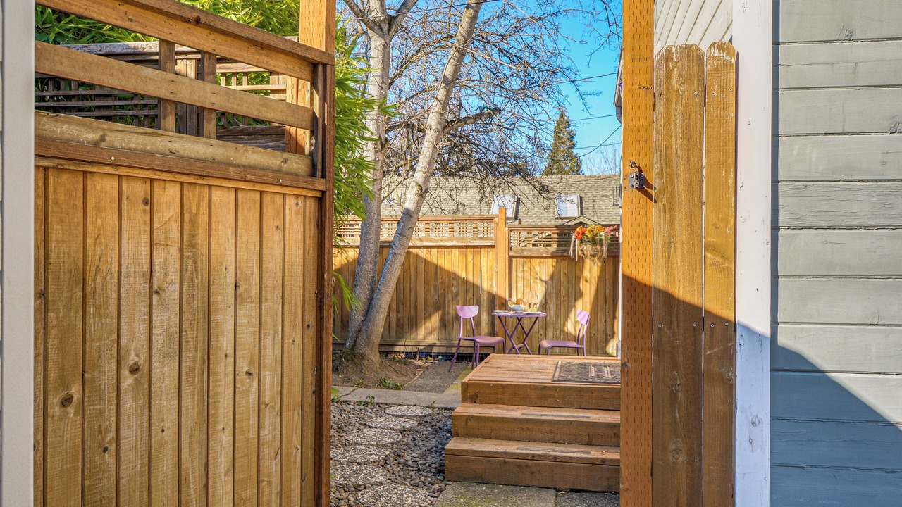 Photo of Patio Balcony in Siskiyou-Hargadine Historic District