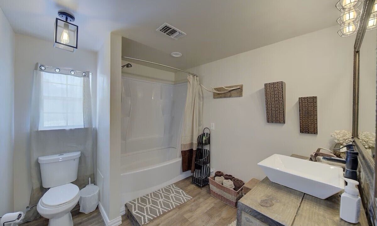 Photo of Bathroom in Ingram