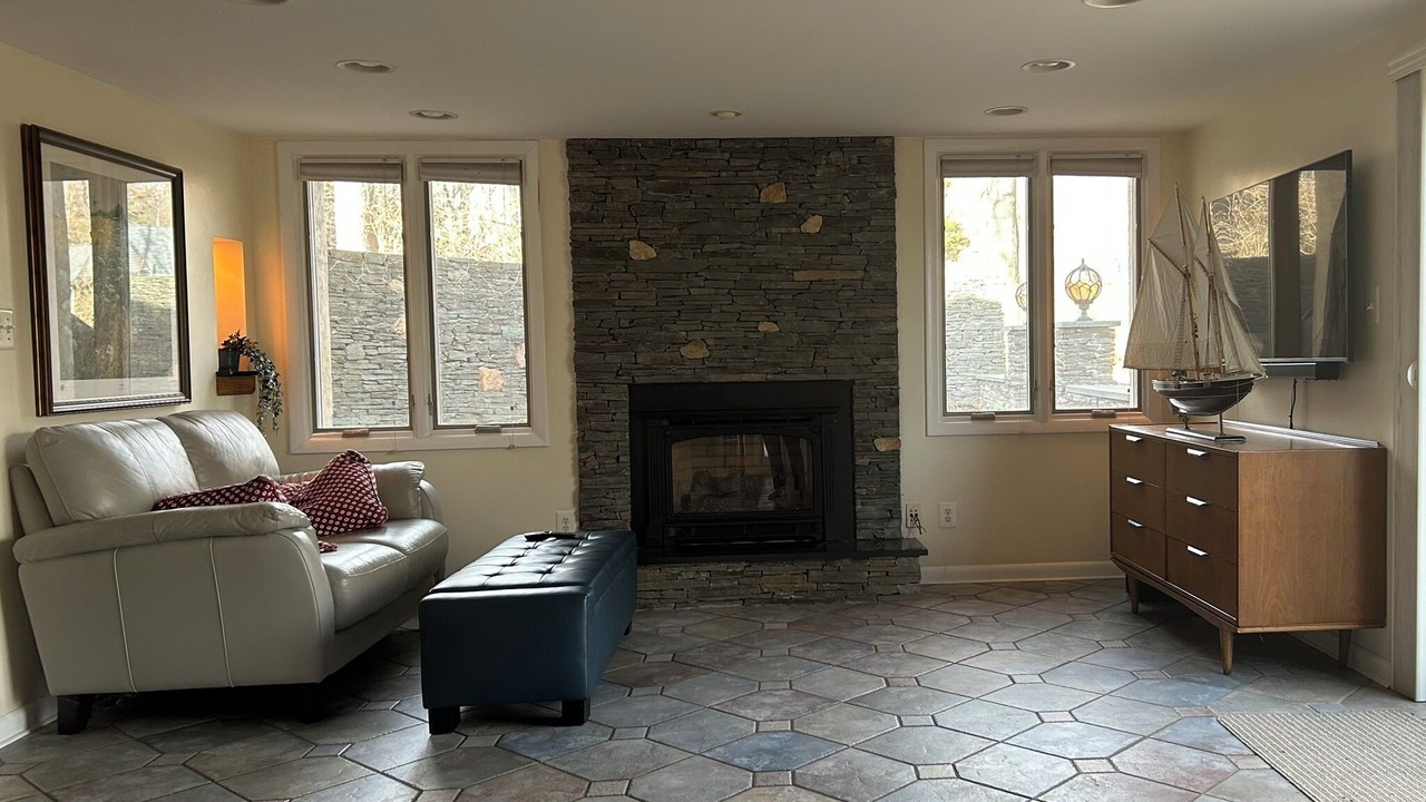 Photo of Livingroom in Moylan