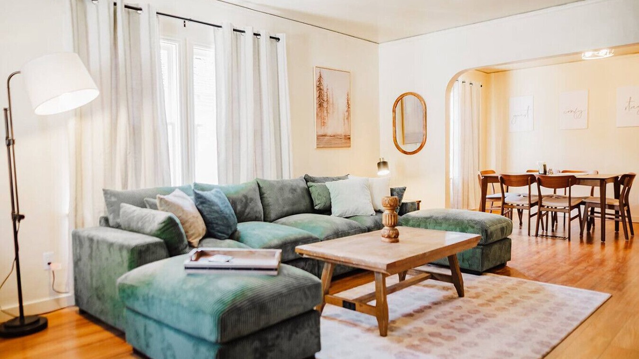 Photo of Livingroom in Downtown Klamath Falls
