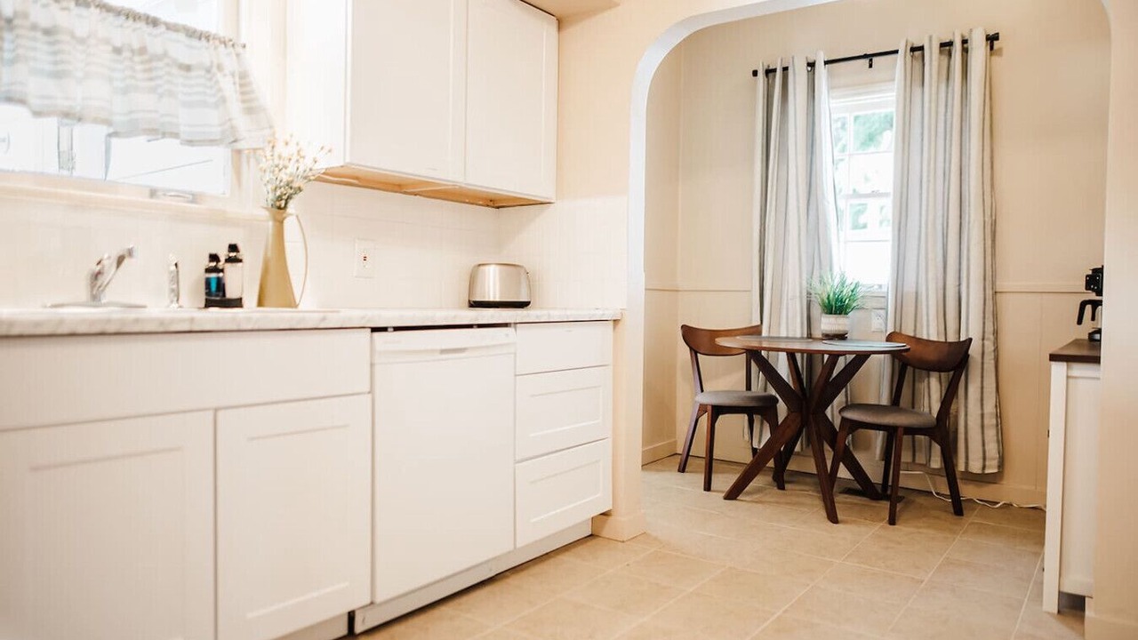 Photo of Kitchen in Downtown Klamath Falls