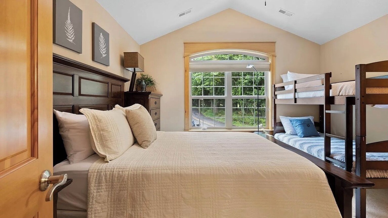 Photo of Bedroom in Welches
