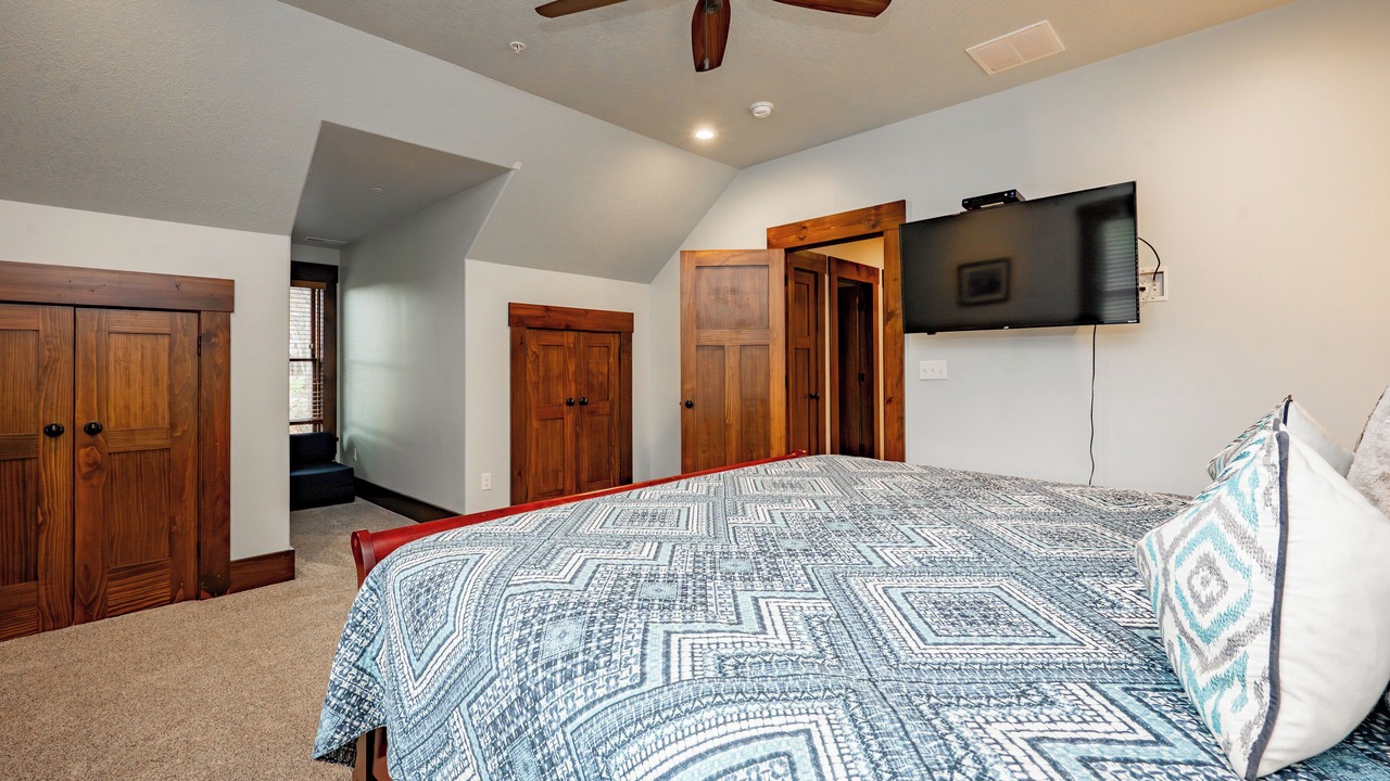 Photo of Bedroom in Waterfront Greens