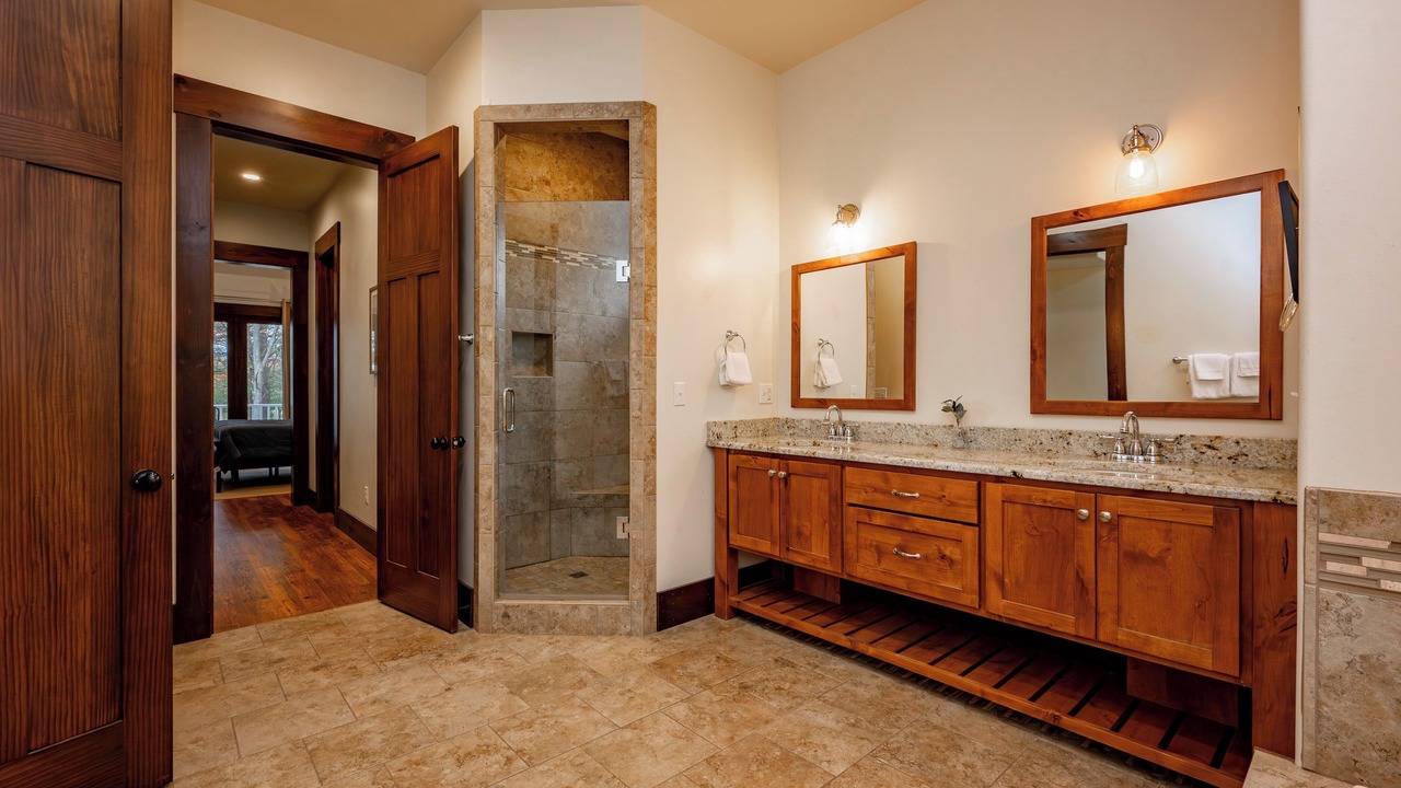 Photo of Bathroom in Waterfront Greens