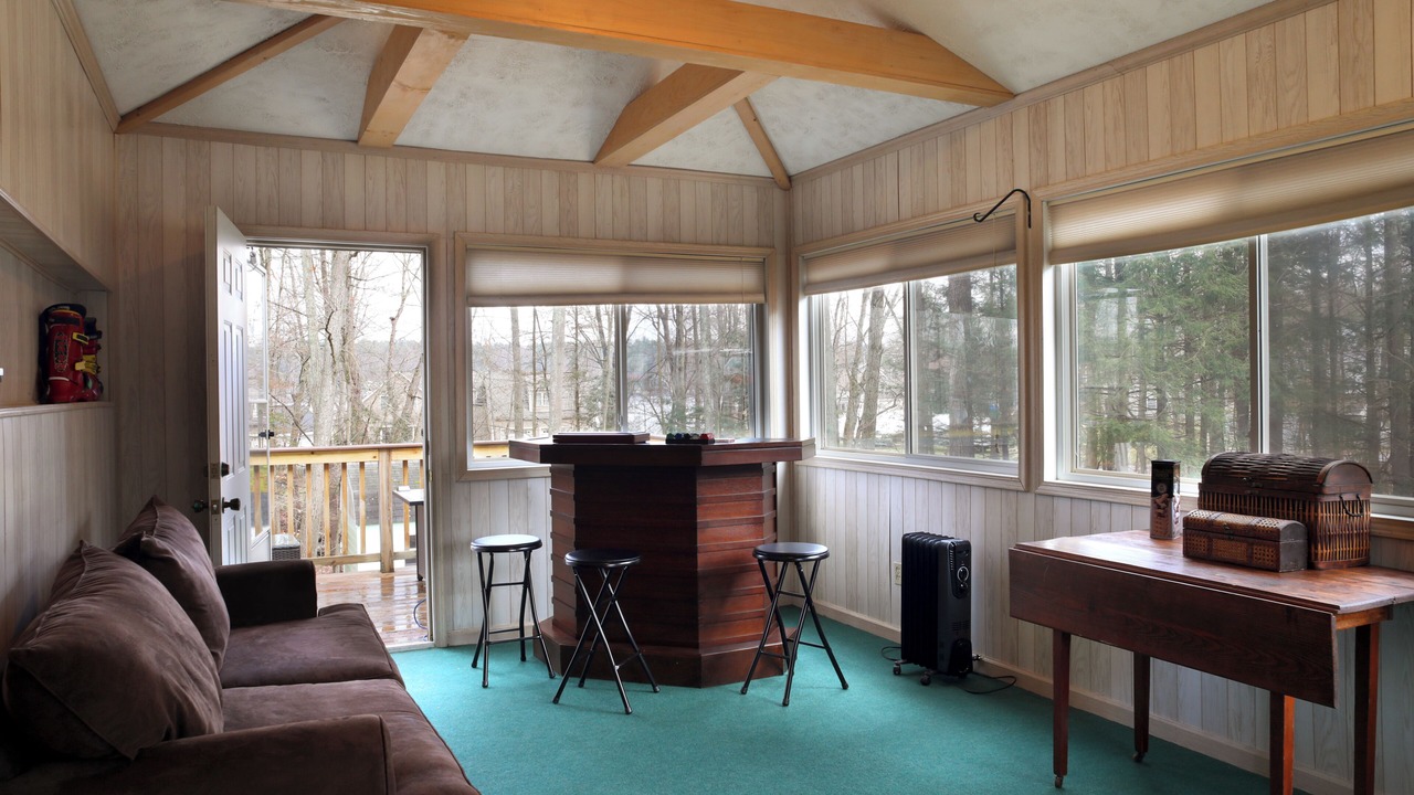 Photo of Livingroom in Amherst