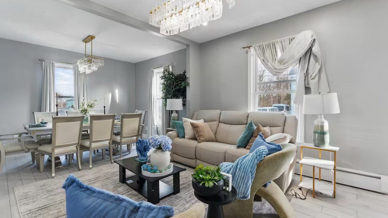 Photo of Livingroom in Chicopee