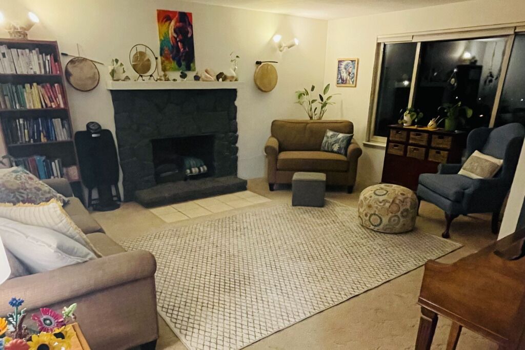 Photo of Livingroom in Old Farm District