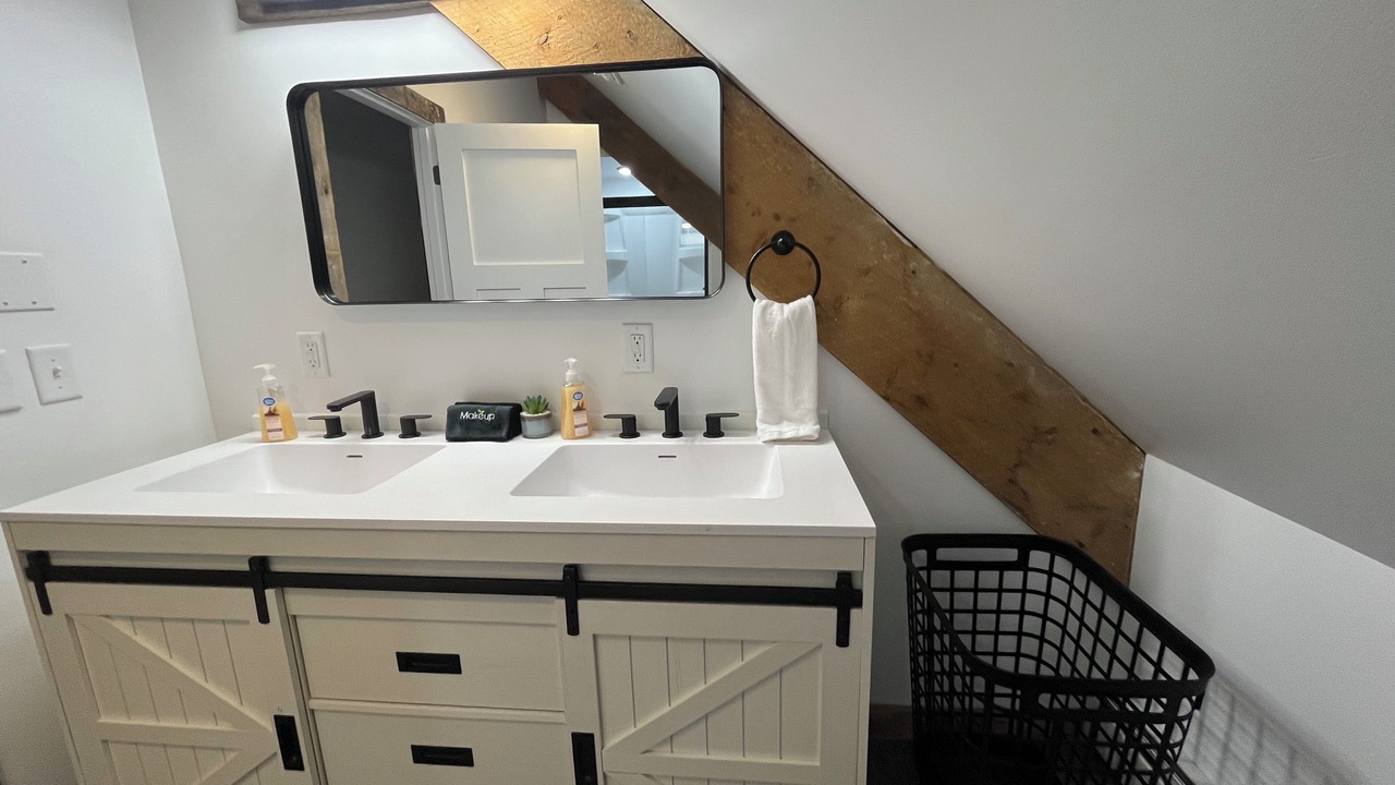 Photo of Bathroom in Laurium