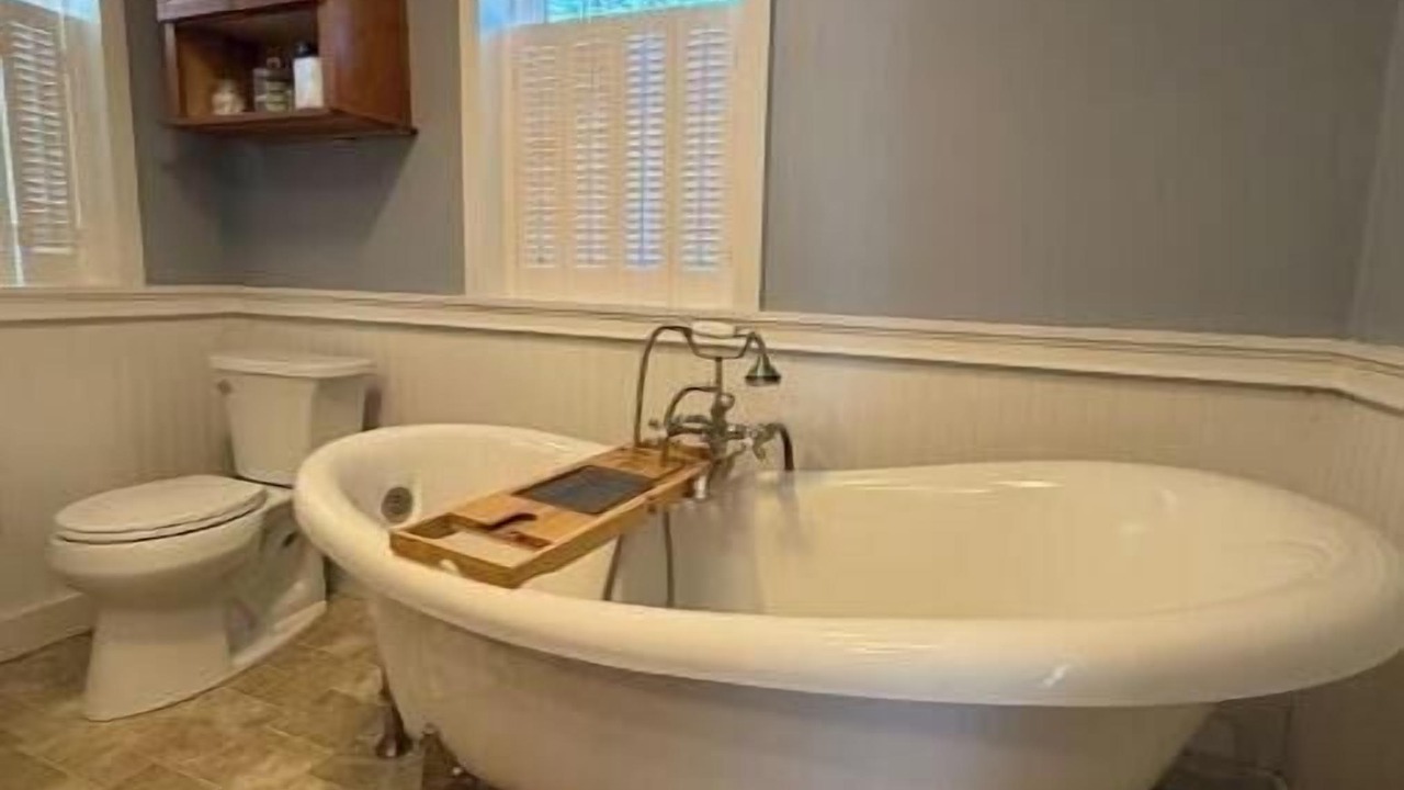 Photo of Bathroom in The Bays