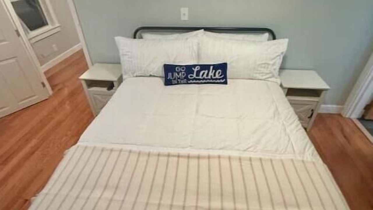Photo of Bedroom in The Bays
