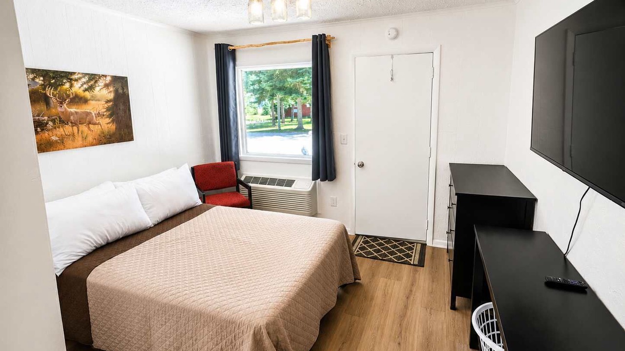 Photo of Bedroom in Grayling