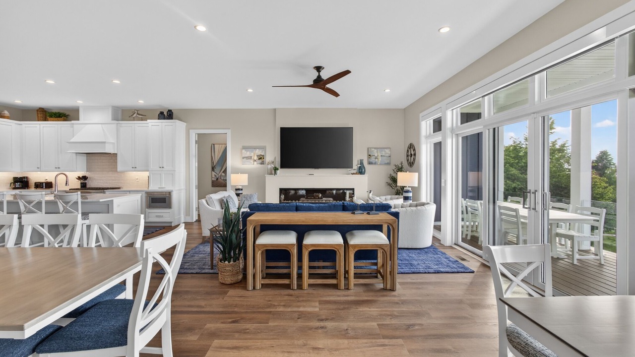 Photo of Livingroom in Bay Harbor