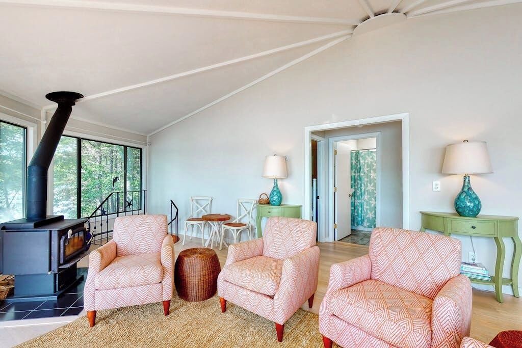 Photo of Livingroom in Isle of Springs