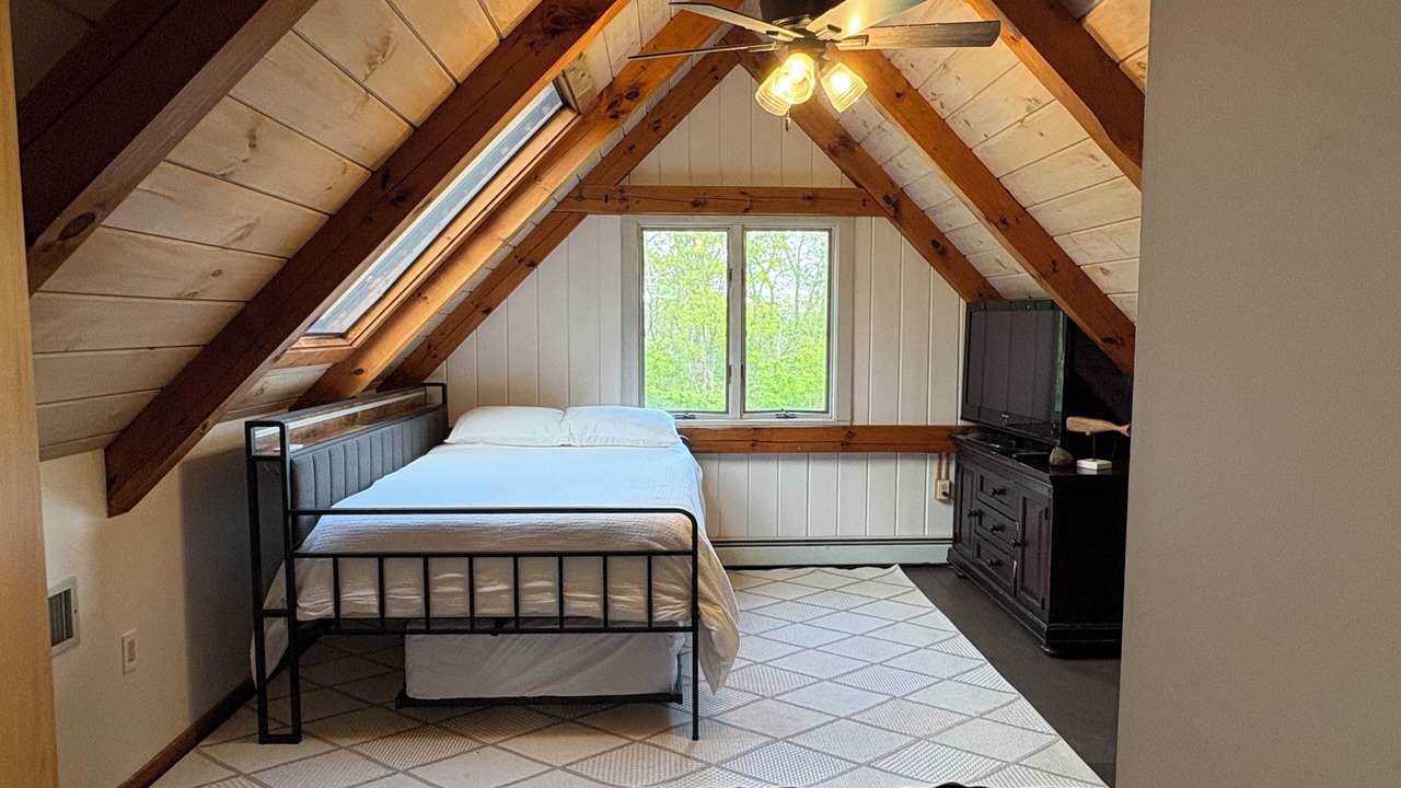 Photo of Bedroom in Pleasant Valley