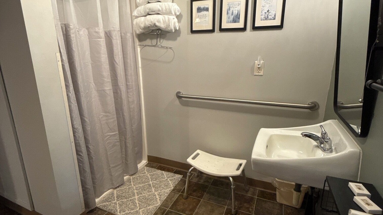 Photo of Bathroom in Ontonagon