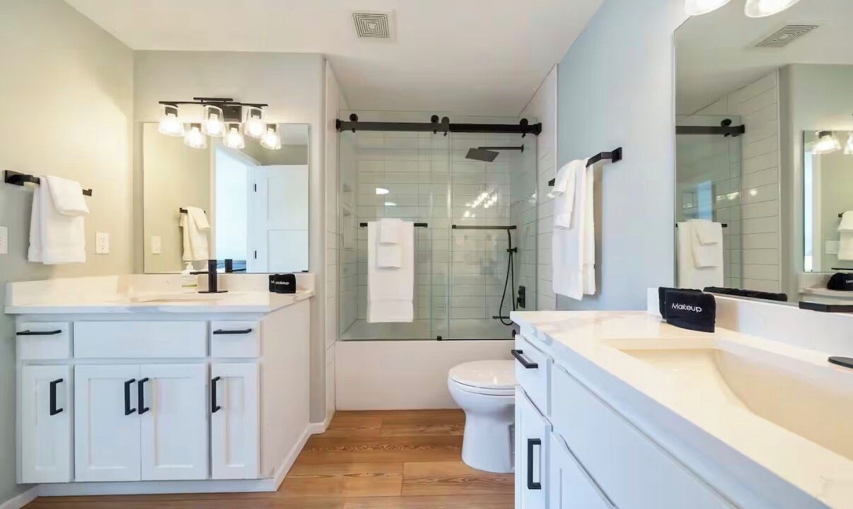 Photo of Bathroom in Old Farm District