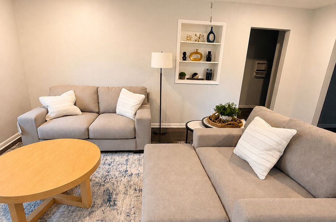 Photo of Livingroom in Jefferson City