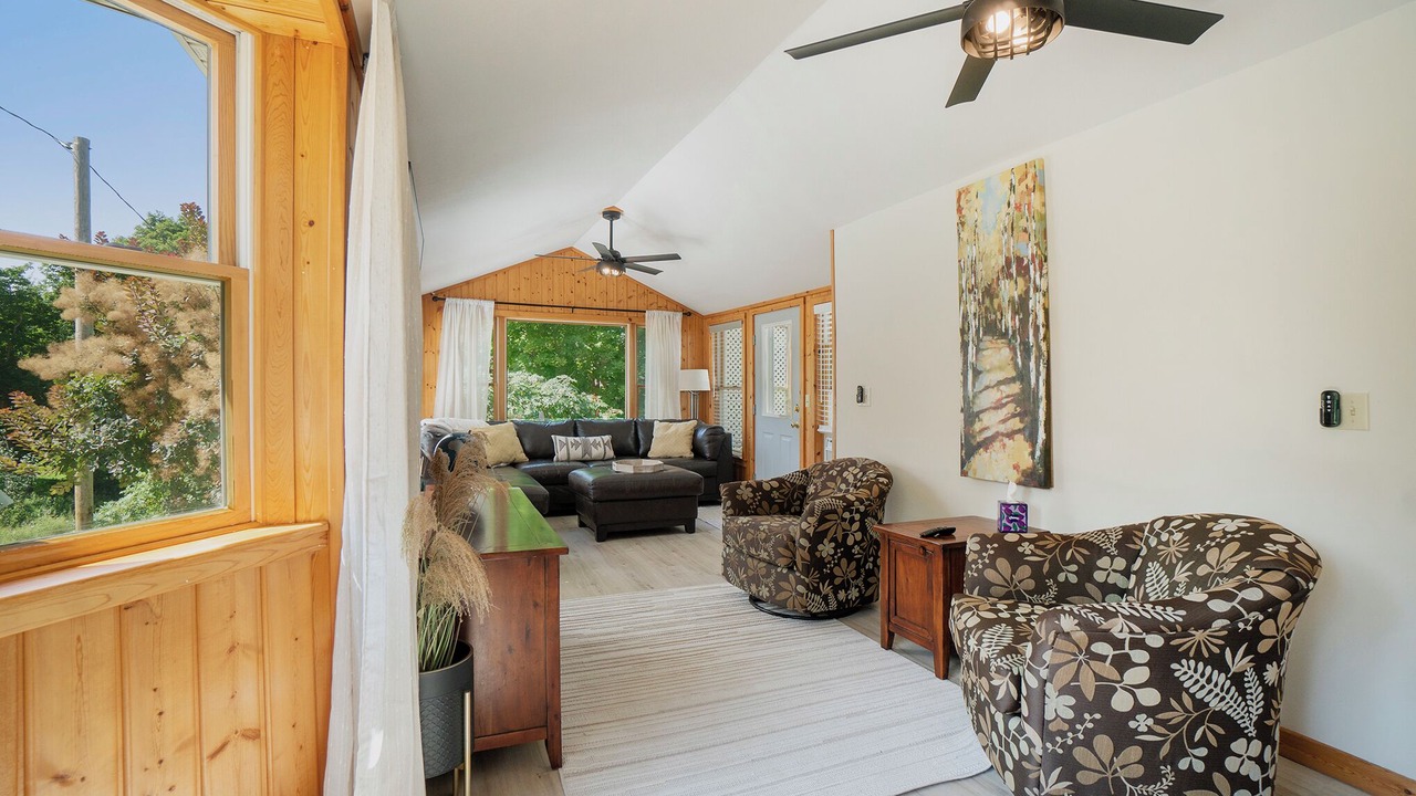 Photo of Livingroom in Boyne Falls