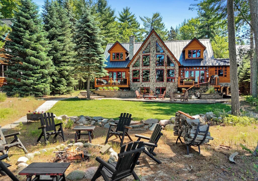 Photo of Patio Balcony in Higgins Lake