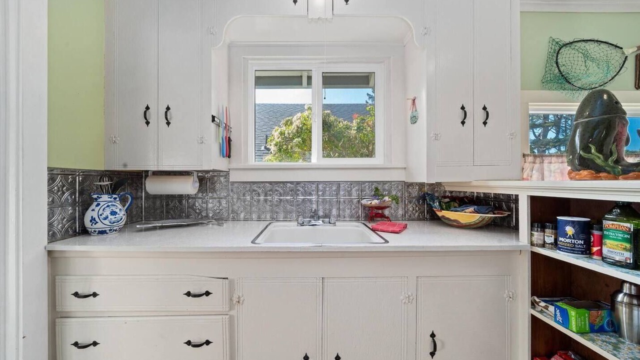 Photo of Kitchen in Rockaway Beach
