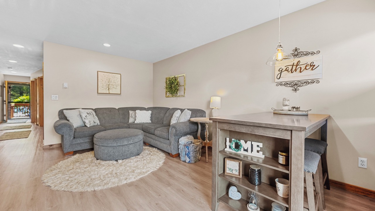 Photo of Livingroom in Mancelona