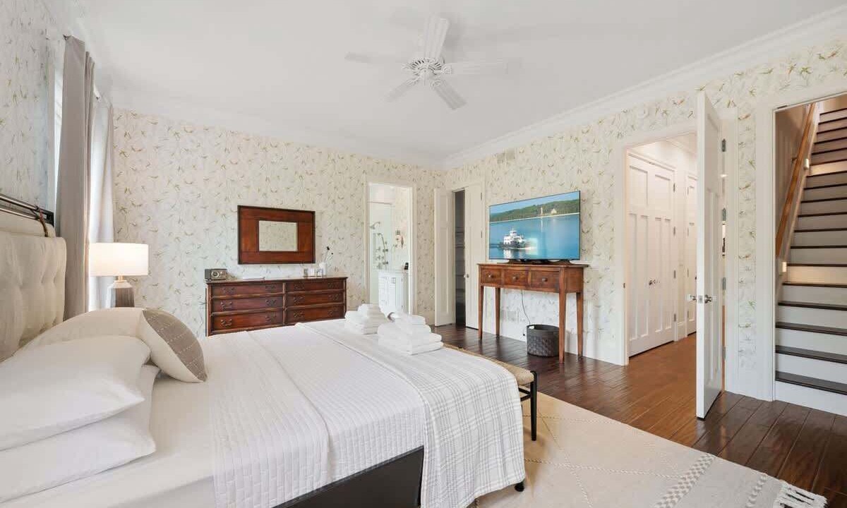 Photo of Bedroom in Ellison Bay