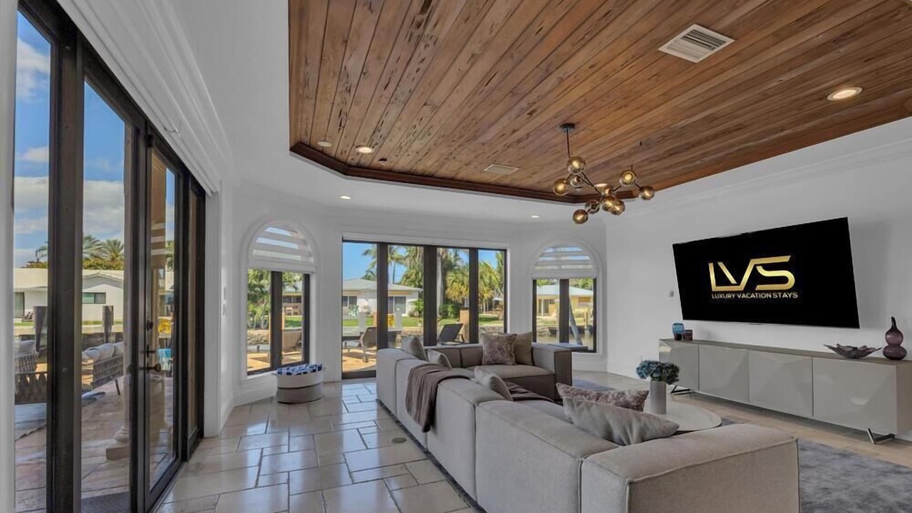 Photo of Bedroom in Delray Beach Shores