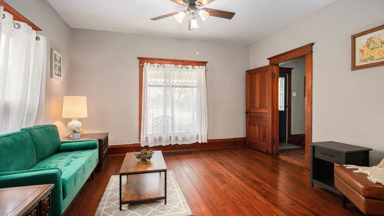 Photo of Livingroom in Three Oaks