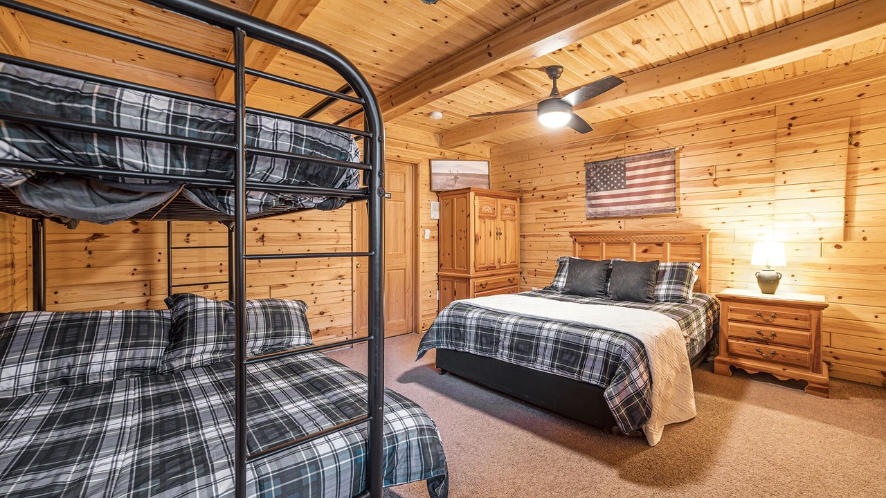 Photo of Bedroom in Gaylord