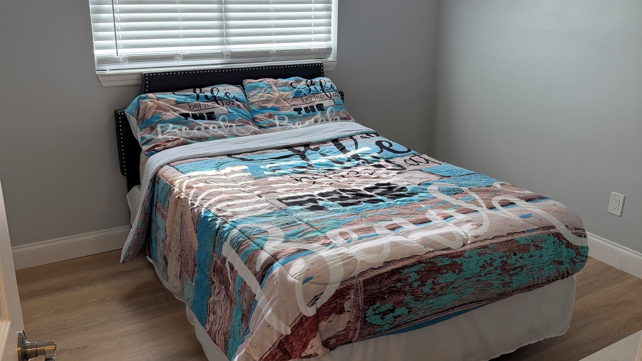 Photo of Bedroom in Florida Shores