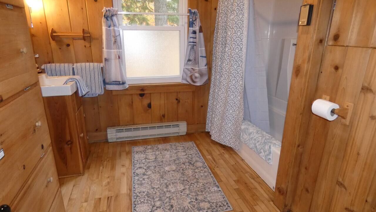 Photo of Bathroom in Alden
