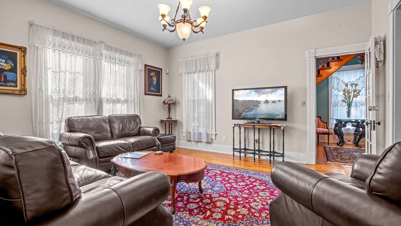 Photo of Livingroom in Siskiyou-Hargadine Historic District