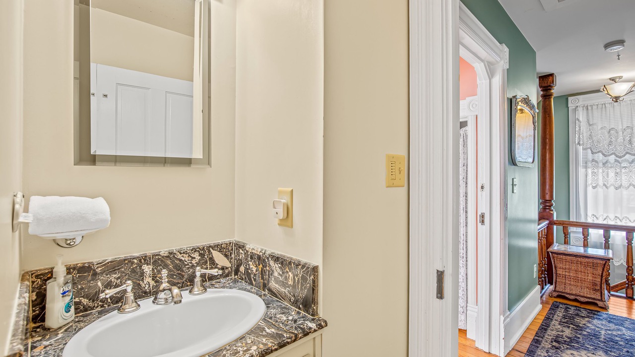 Photo of Bathroom in Siskiyou-Hargadine Historic District