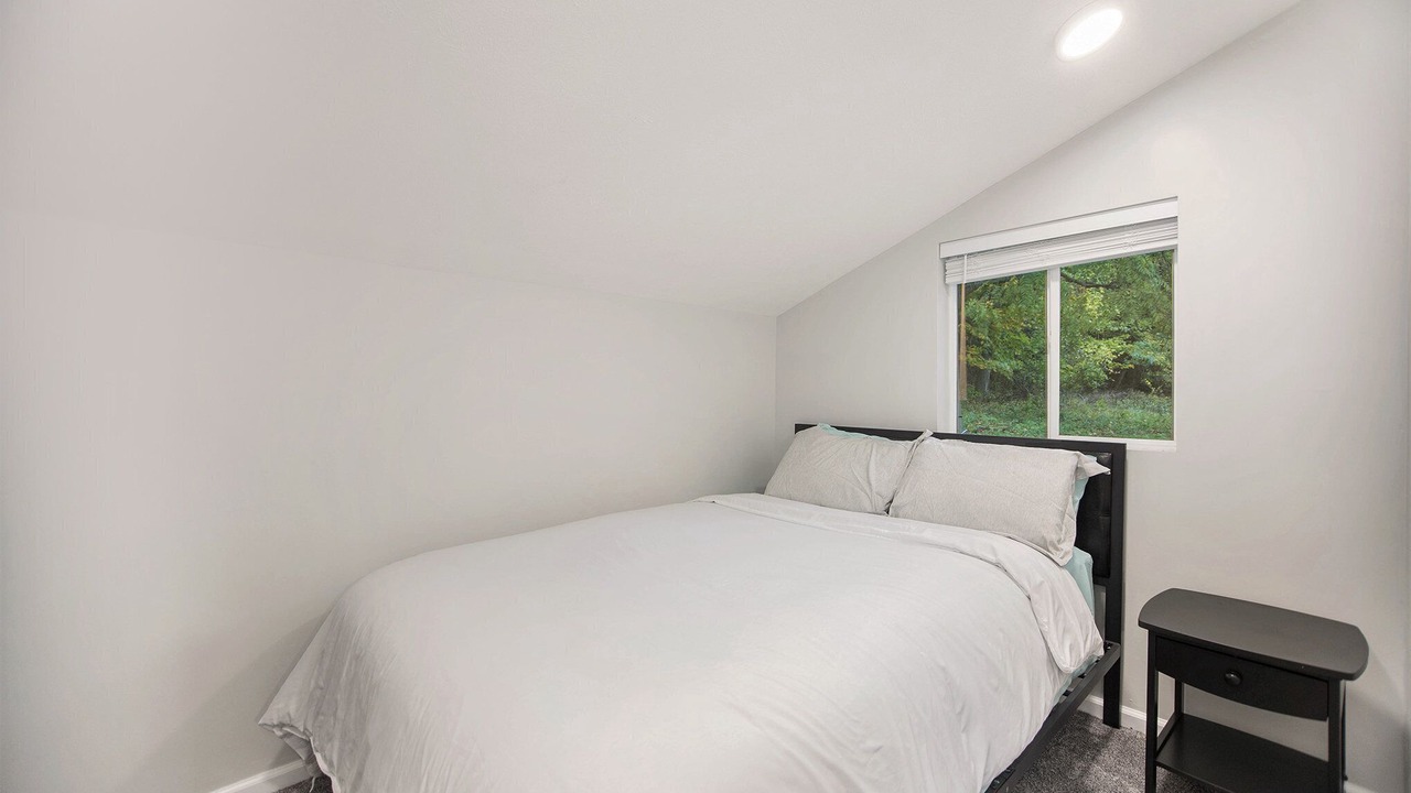 Photo of Bedroom in Alaska
