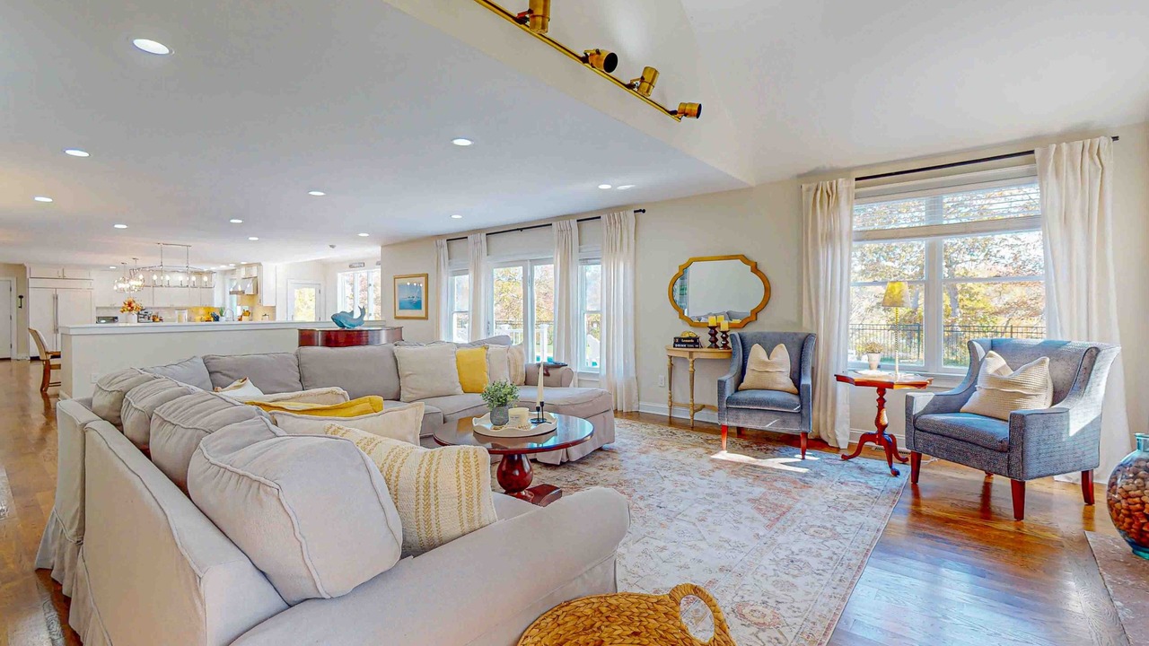 Photo of Livingroom in West Barnstable