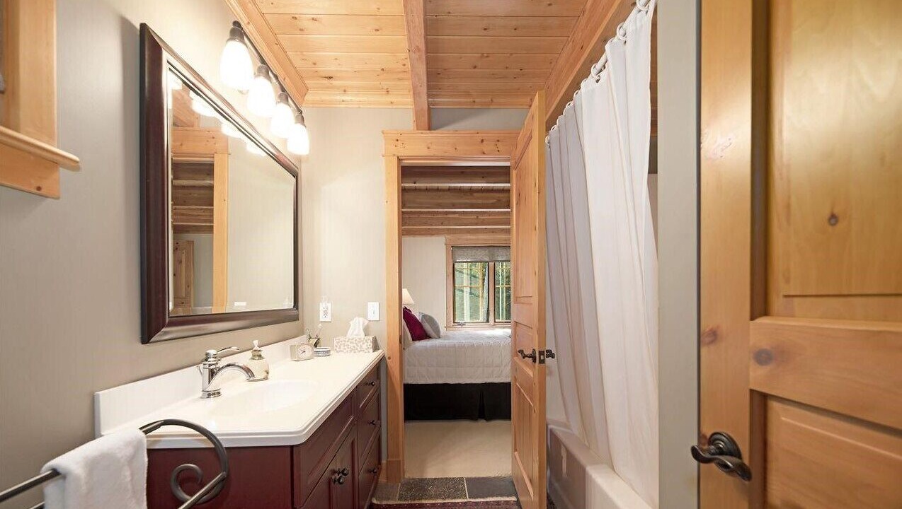 Photo of Bathroom in Kewadin
