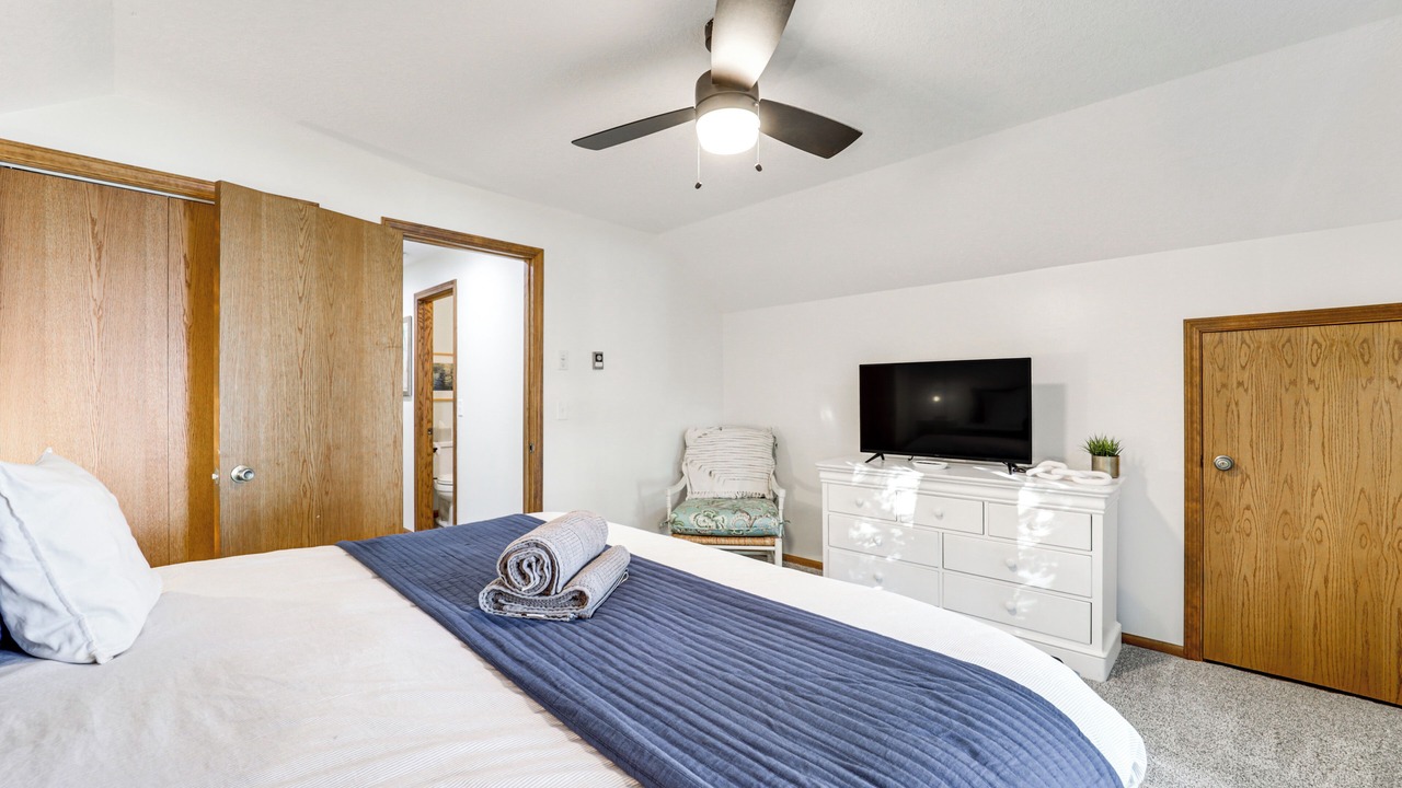 Photo of Bedroom in Central Lake
