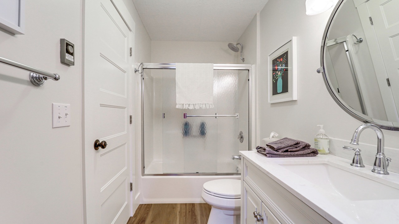 Photo of Bathroom in Central Lake