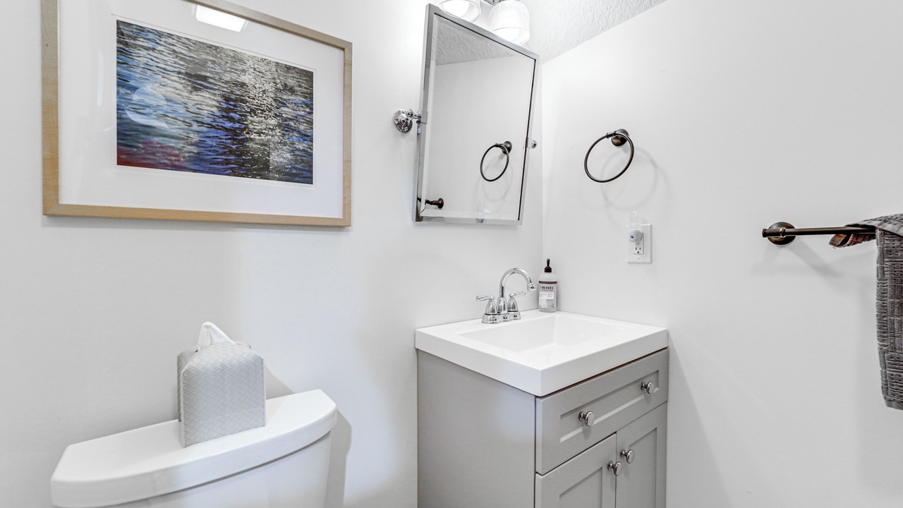 Photo of Bathroom in Central Lake