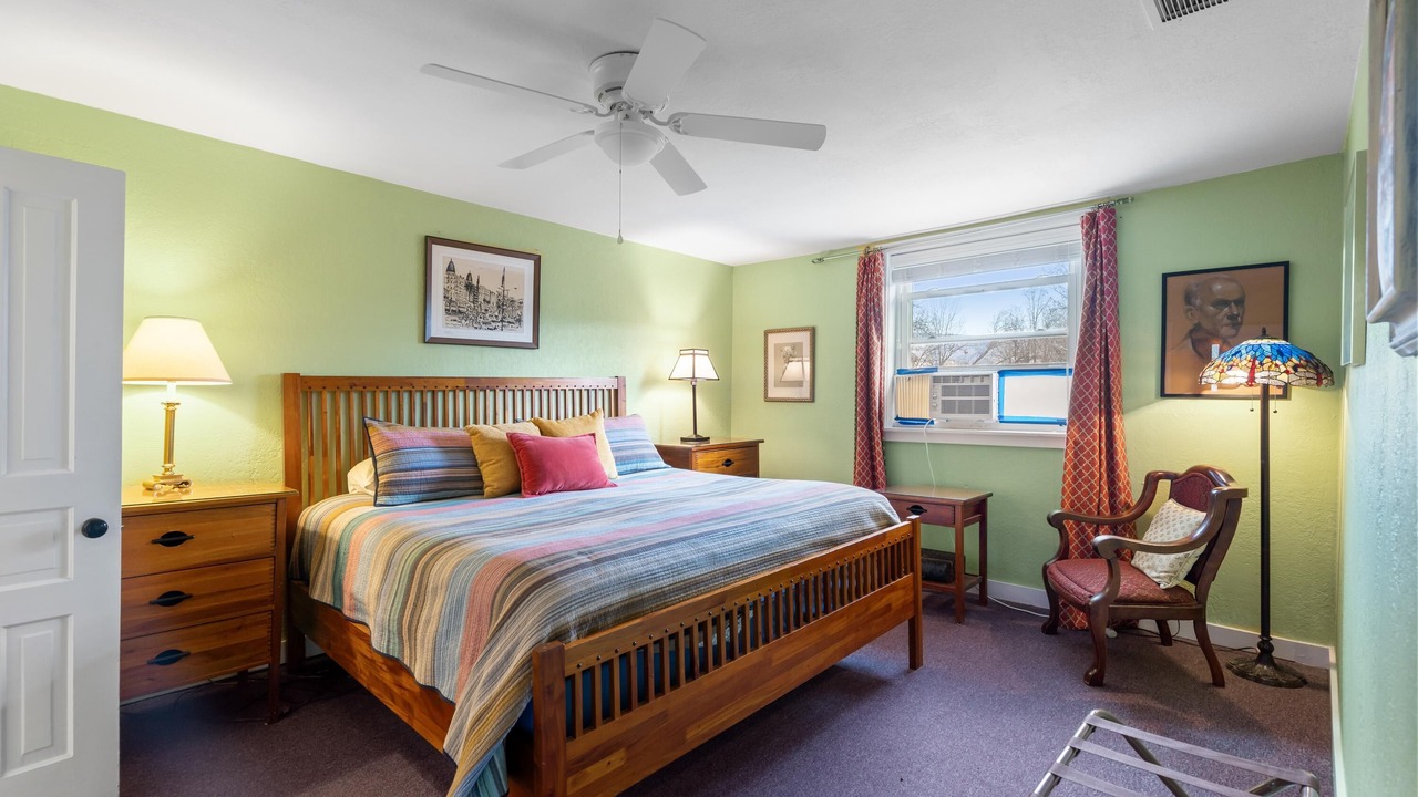 Photo of Bedroom in Ashland