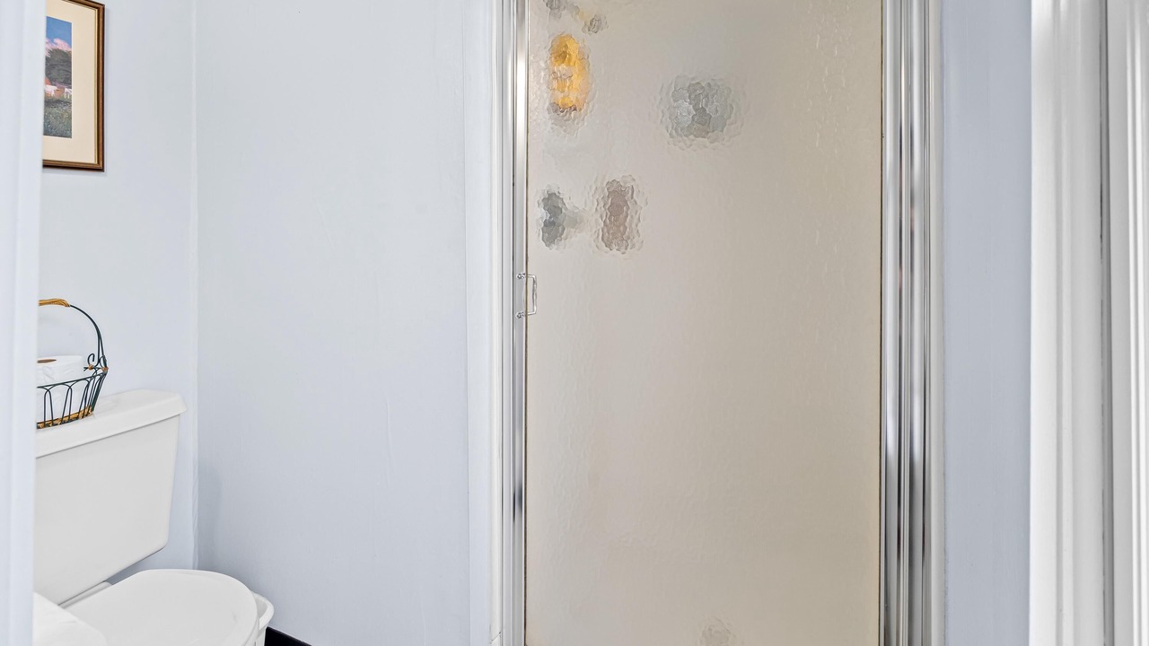 Photo of Bathroom in Siskiyou-Hargadine Historic District