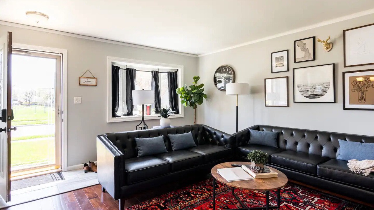 Photo of Livingroom in Warren