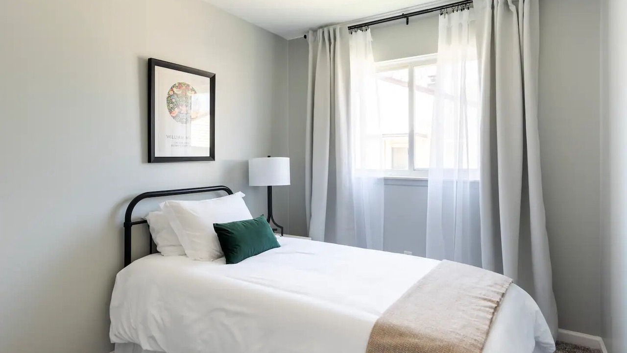 Photo of Bedroom in Warren