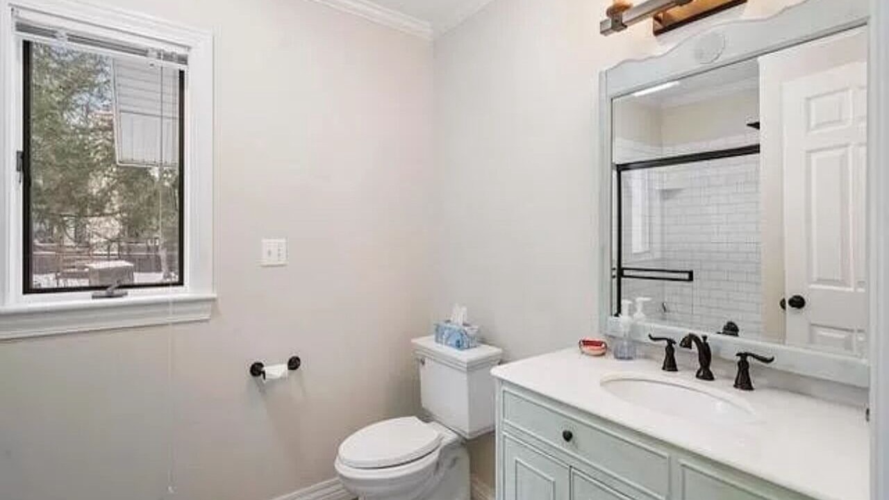 Photo of Bathroom in Idylwilde