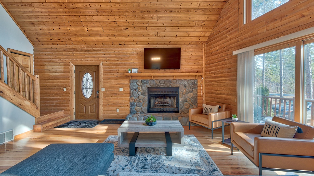 Photo of Livingroom in Mancelona