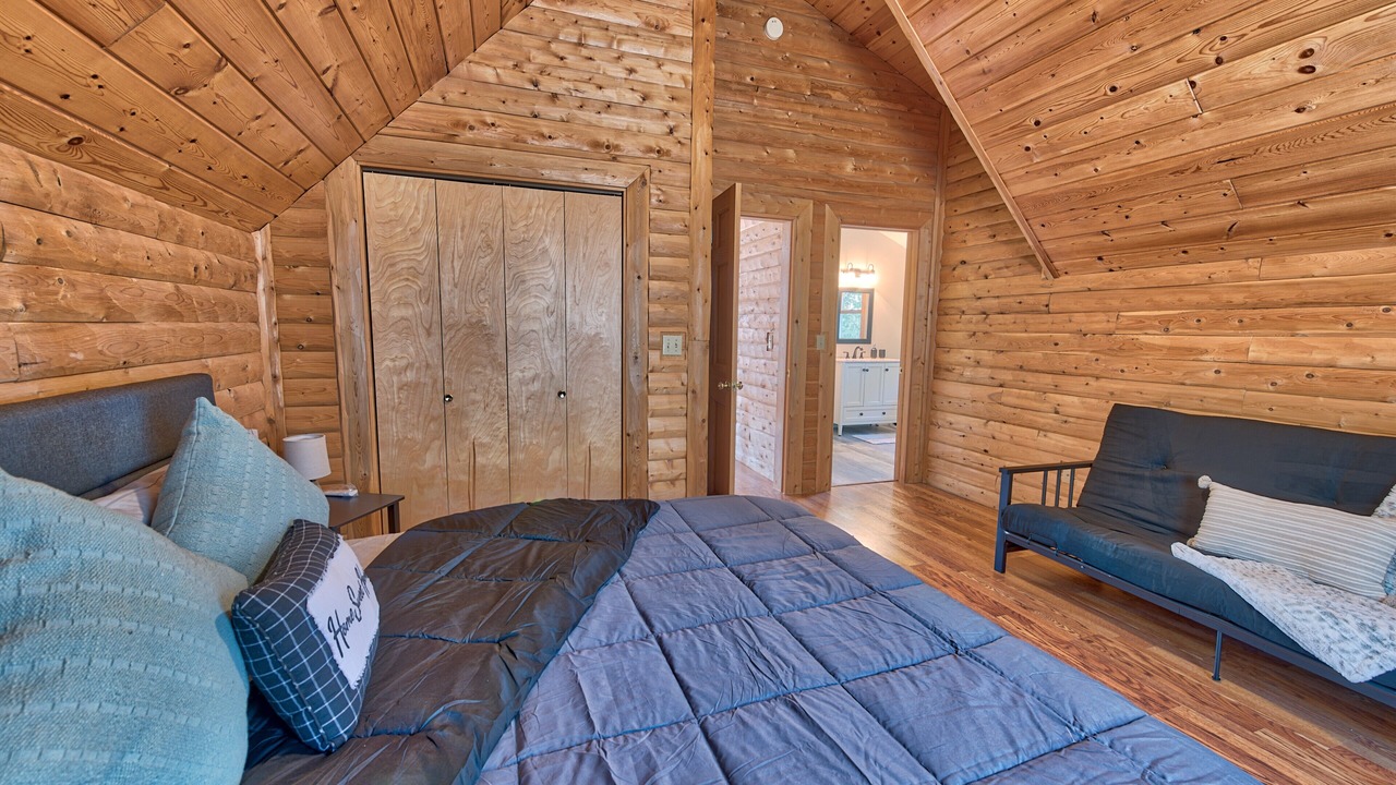 Photo of Bedroom in Mancelona