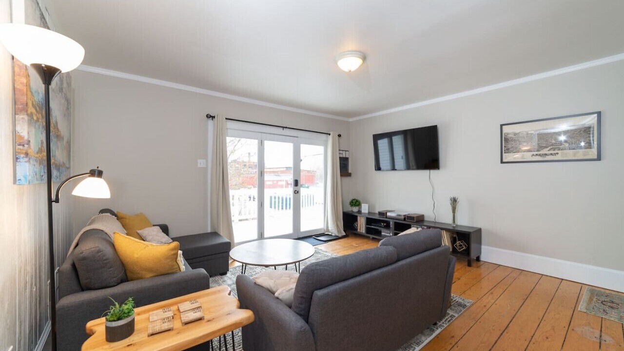 Photo of Livingroom in Amesbury