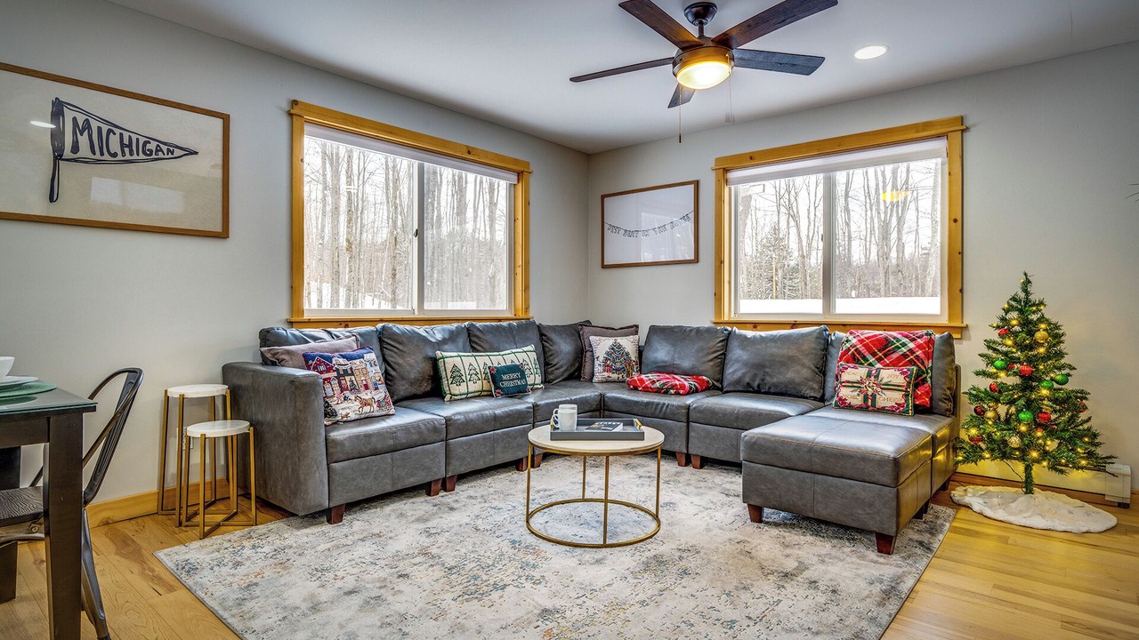 Photo of Livingroom in Alanson