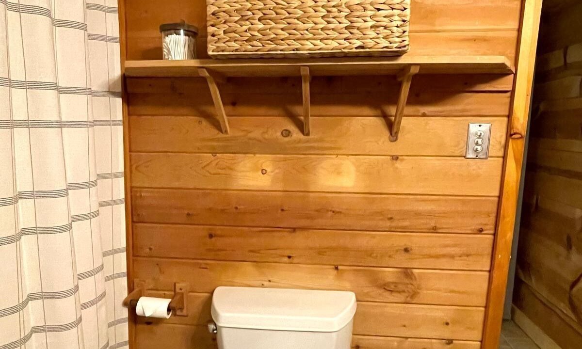 Photo of Bathroom in Rhododendron
